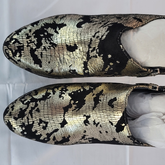 NEW Colin Stuart Platform Black and Silver Metallic Booties - Picture 13 of 13